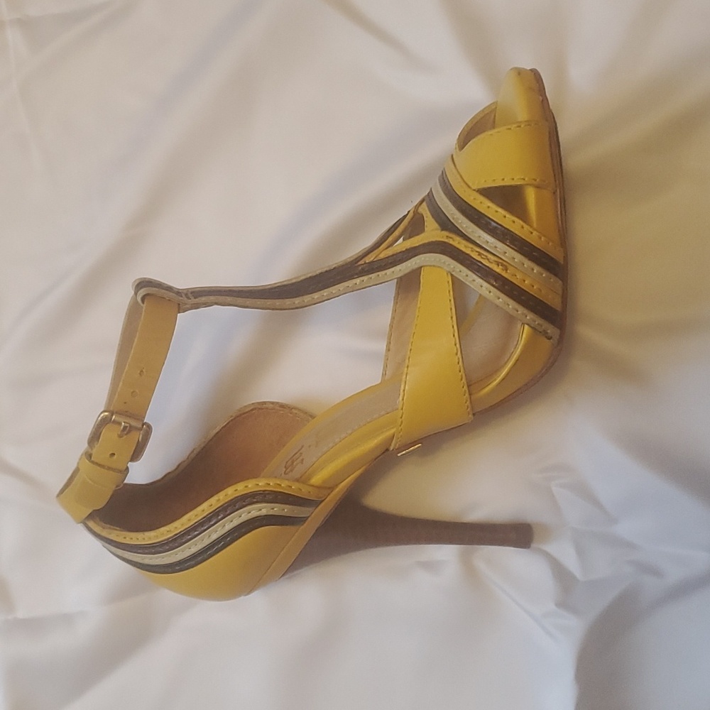 L.A.M.B HEEL SHOES